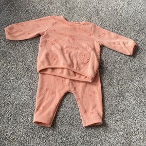 Carter’s Matching Set